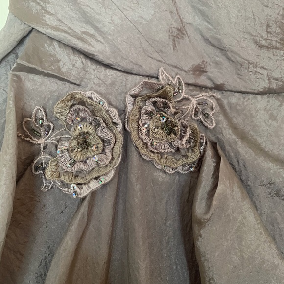 Formal evening gown /  Prom Dress EUC - Picture 4 of 6